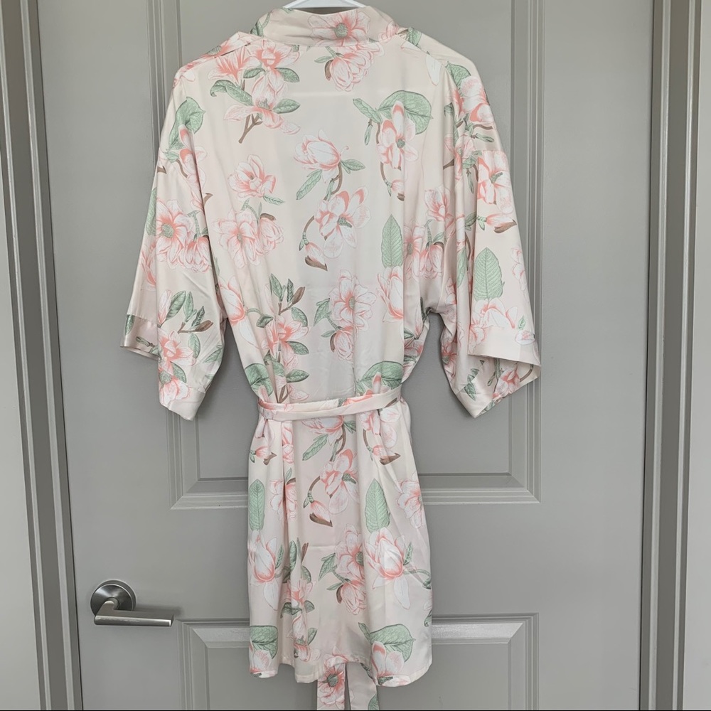 Silky Floral Robe - Picture 4 of 4